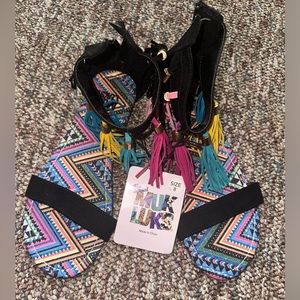 Muk Luks gladiator sandals with tassels NWT size 8